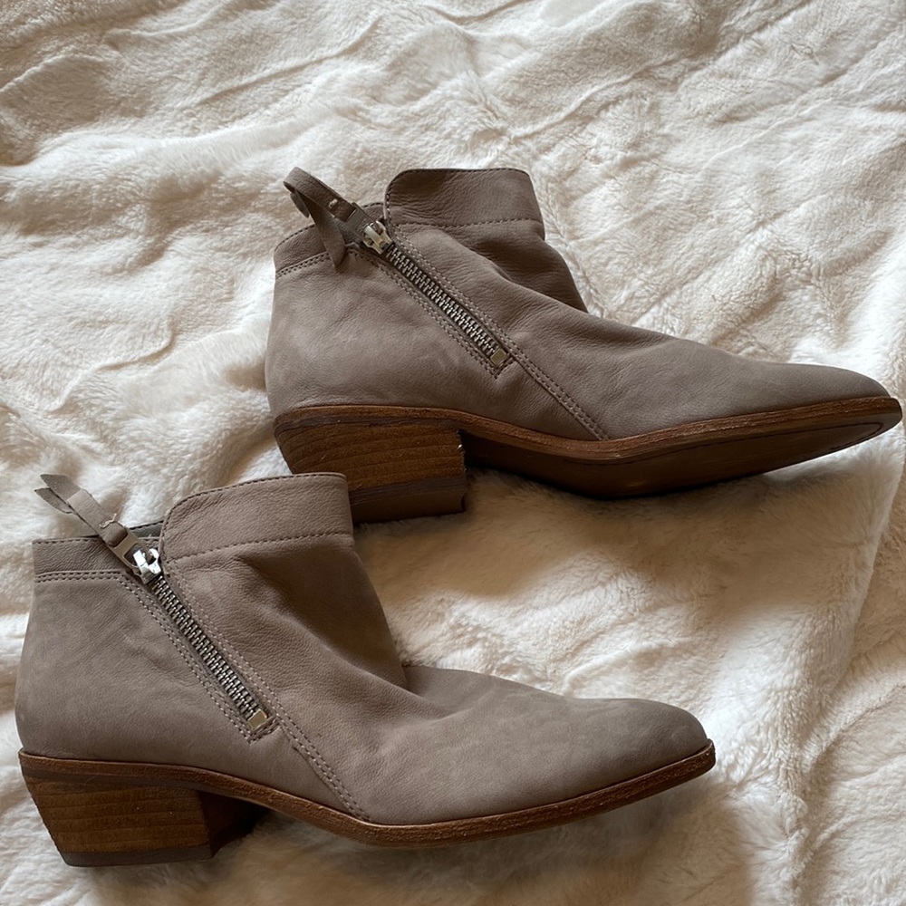 Sam Edelman bootie, size 7.5, taupe color